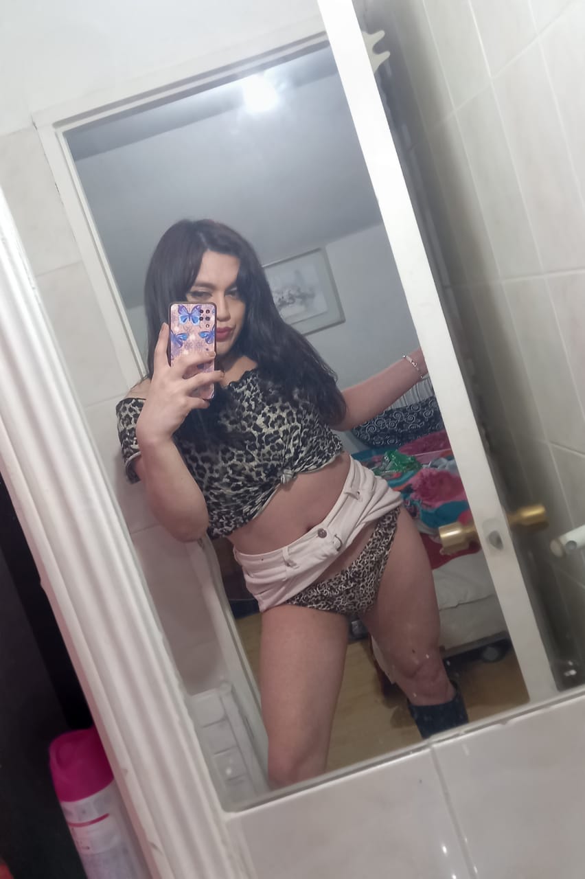 TRANS MEGAN SUREÑITA DISPONIBLE ANAL DURO Y RICO, ORAL PROFUNDO Y DELICIOSO DETRAS DEL JUMBO